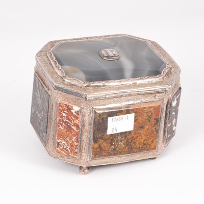 Lot 105 - A Continental white metal and agate box