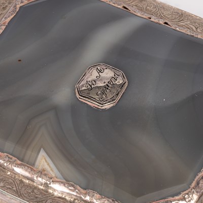 Lot 105 - A Continental white metal and agate box