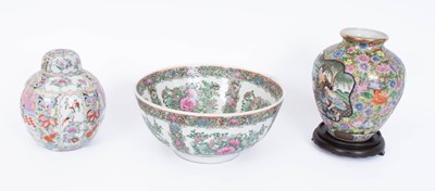 Lot 776 - A Chinese punch bowl