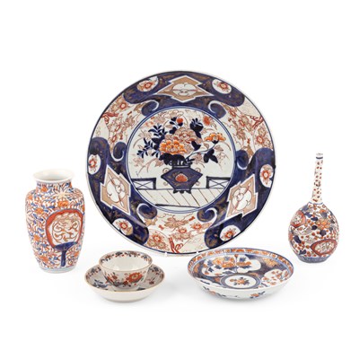Lot 171 - A Japanese Imari dish
