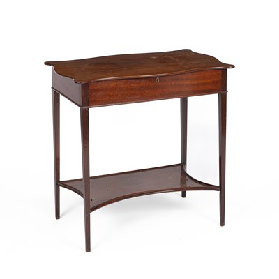 Lot 293 - A George III mahogany enclosed washstand