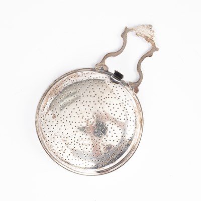 Lot 76 - A George III silver lemon strainer