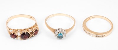Lot 159 - Three 9ct yellow gold gem set rings