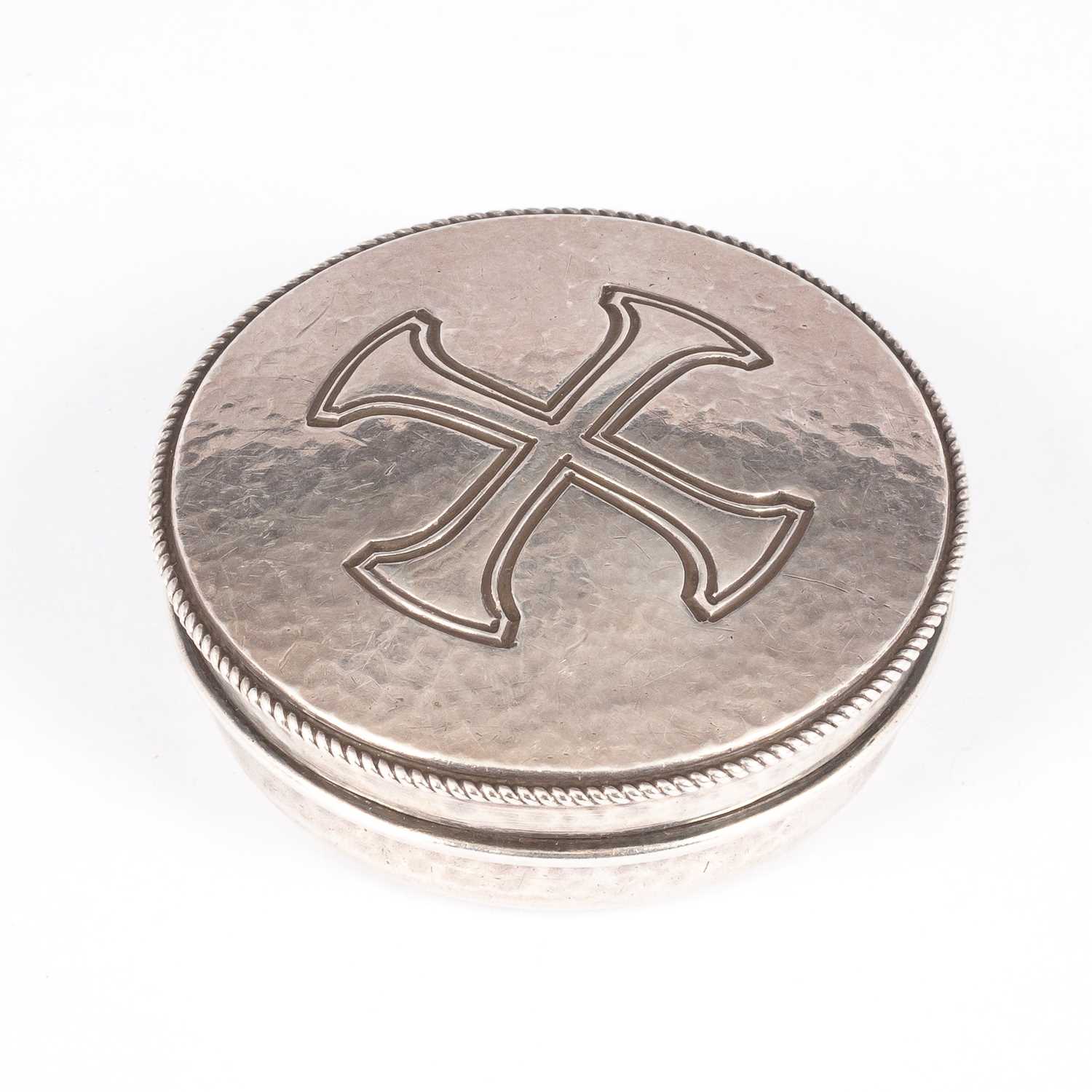 Lot 14 - A silver communion wafer box