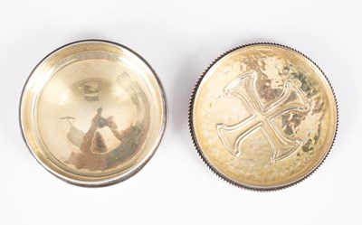Lot 14 - A silver communion wafer box