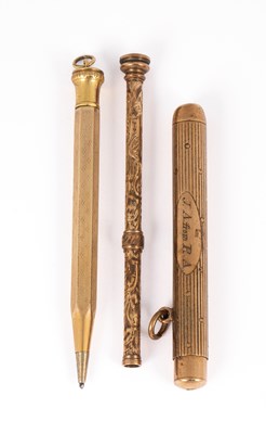 Lot 110 - A 9ct yellow gold propelling pencil