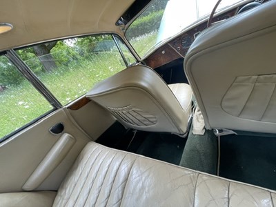 Lot 1964 Alvis TE21 Saloon