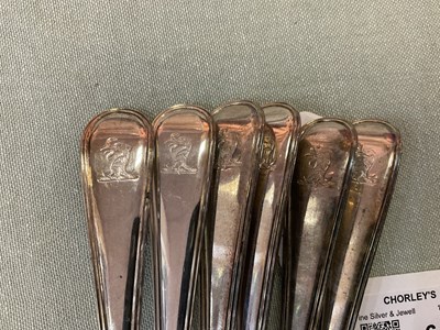 Lot 64 - A set of twelve George III thread pattern silver tablespoons