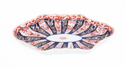 Lot 795 - A Worcester Queen Charlotte pattern spoon tray