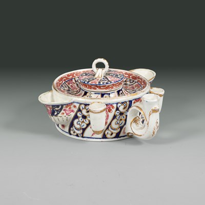 Lot 611 - A Worcester Queen Charlotte pattern drum-shaped inkwell