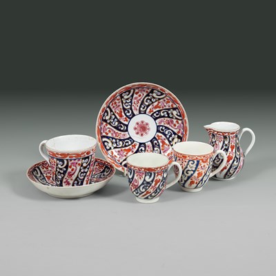 Lot 612 - A group of Worcester Queen Charlotte pattern teawares