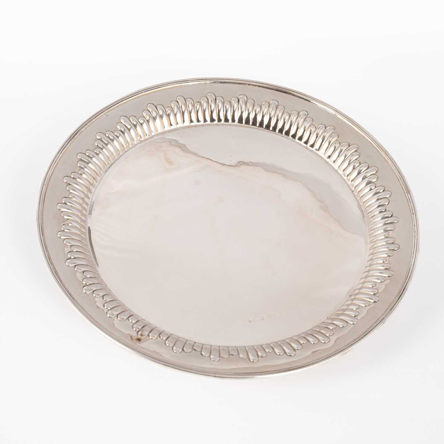 Lot 4 - An Edwardian silver salver