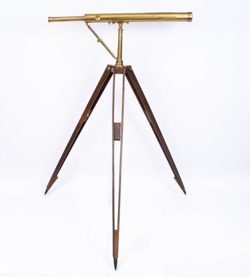 Lot 889 - A gilt-brass cased telescope