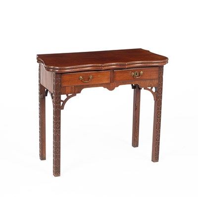Lot 358 - A mahogany tea table