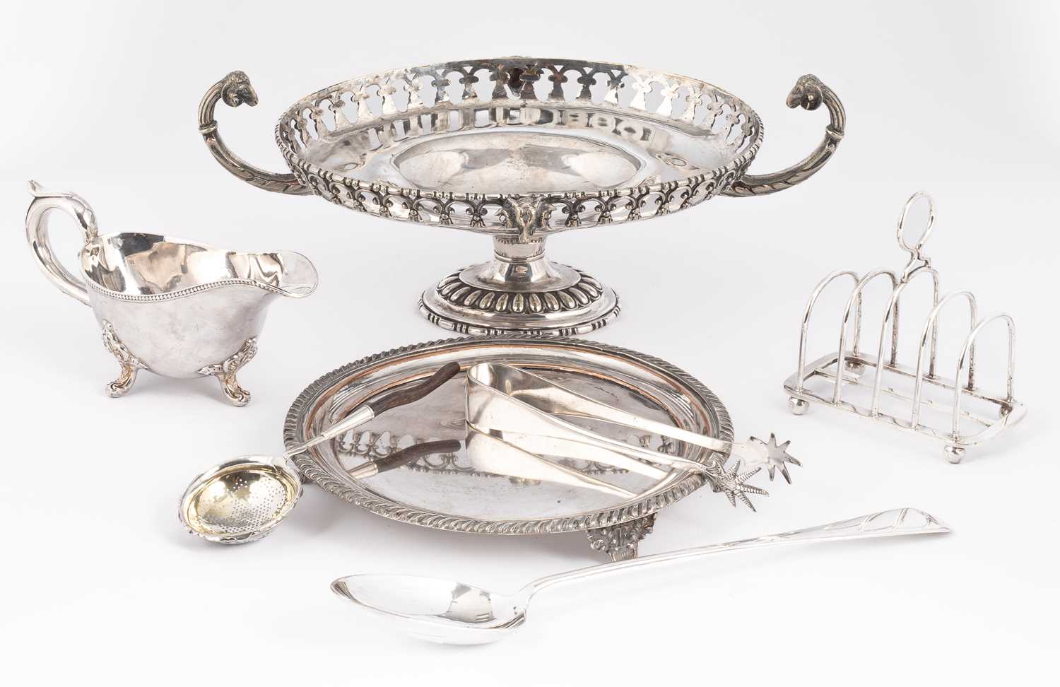 Lot 91 - A silver plated table centrepiece