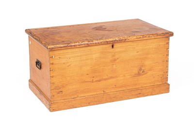 Lot 272 - A pine trunk