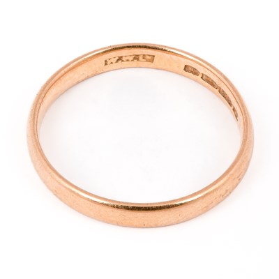 Lot 122 - A 22ct yellow gold wedding band