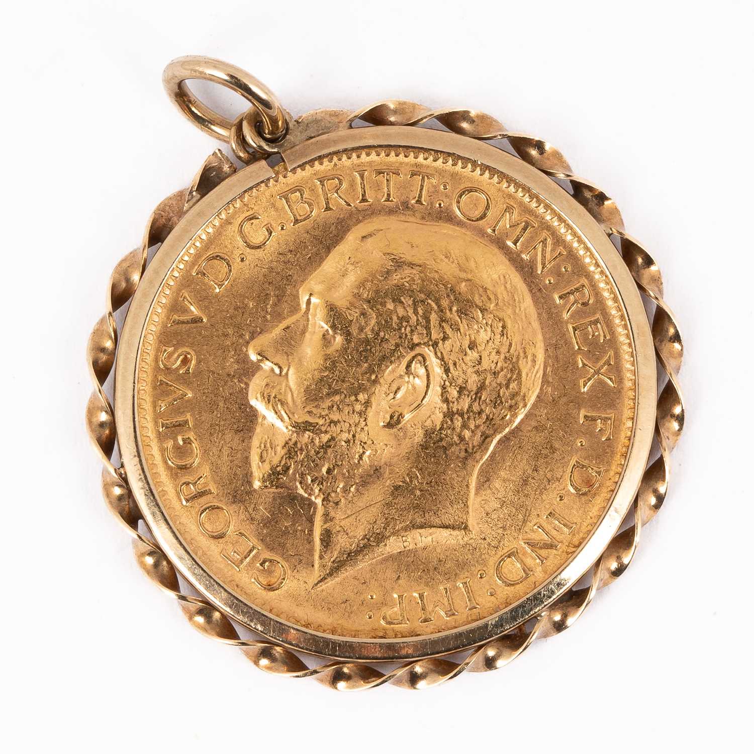 Lot 100 - A George V gold sovereign