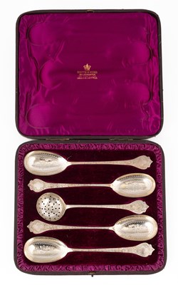Lot 43 - A silver strawberry set