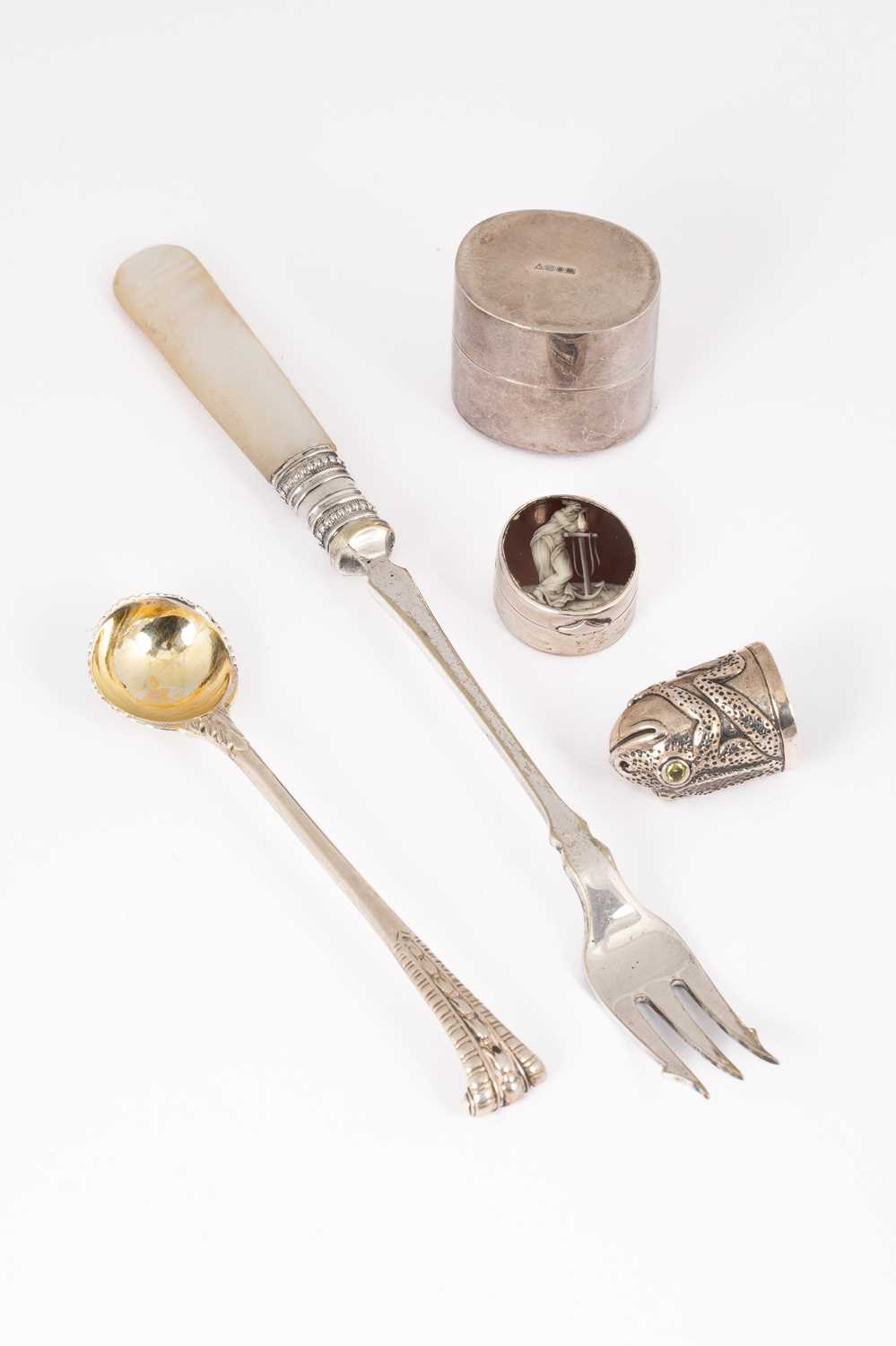 Lot 16 - A quantity of silver