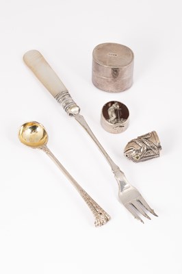 Lot 16 - A quantity of silver