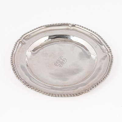 Lot 52 - An Edwardian silver dish