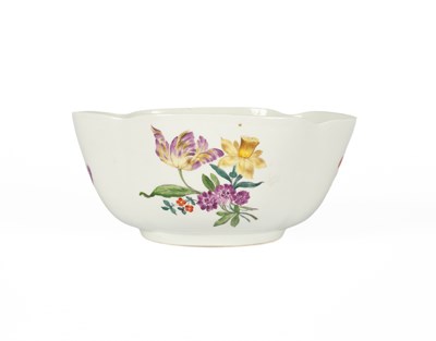 Lot 855 - A Meissen bowl of quatrefoil shape