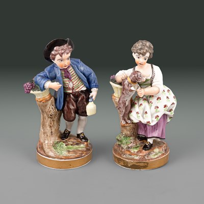 Lot 649 - A pair of Niderviller porcelain figures