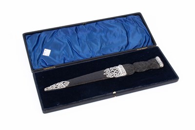 Lot 913 - A Victorian silver-mounted dirk
