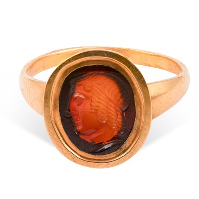 Lot 65 - A Grand Tour carnelian intaglio ring