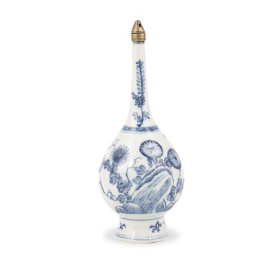 Lot 208 - A Chinese blue and white rose water sprinkler
