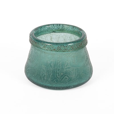 Lot 107 - An Islamic style turquoise glass bowl