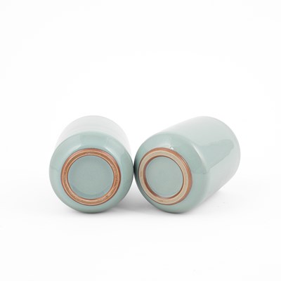 Lot 278 - Two celadon porcelain cups by Suwa Sozan III